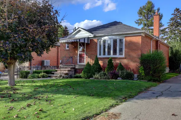 56 Cynthia RD, Toronto W03, ON M6N 2P9