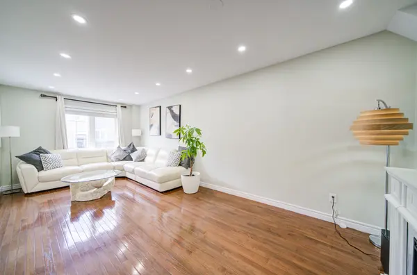 2280 Baronwood DR #66, Oakville, ON L6M 4Z5