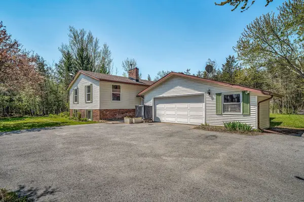 1207 County Rd 9 ST, Greater Napanee, ON K7R 3K8