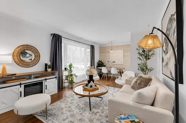 386 McEwen DR, Kingston, ON K7M 3W3