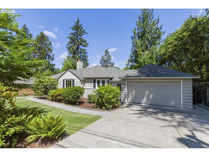 8175 SW FAIRWAY DR, Portland, OR 97225