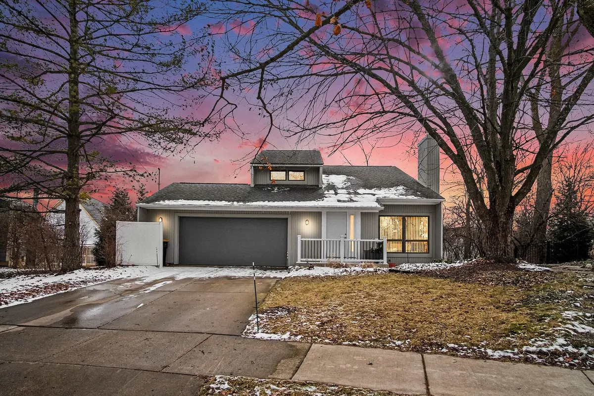 1779 Asbury RD SE, East Grand Rapids, MI 49506