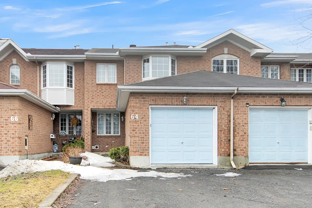 64 Daventry CRES, Barrhaven, ON K2J 4M8
