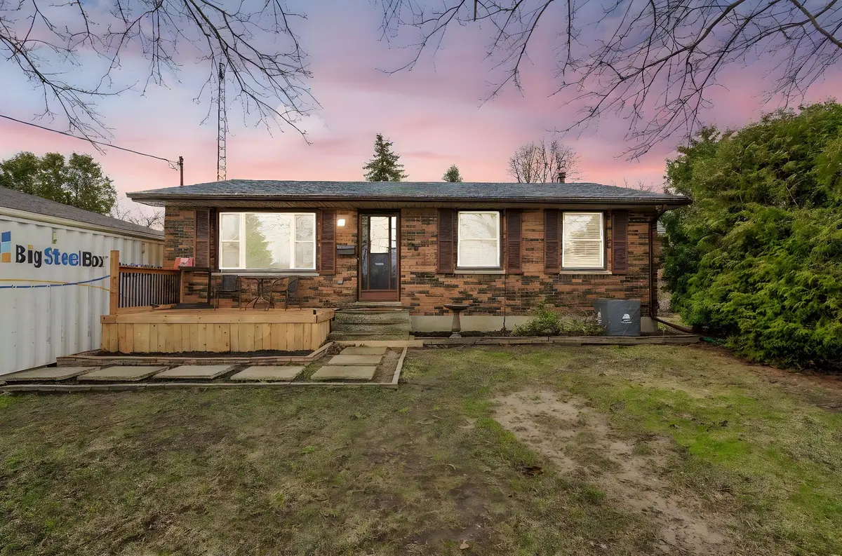 26 Sinclair AVE, St. Thomas, ON N5R 3A8