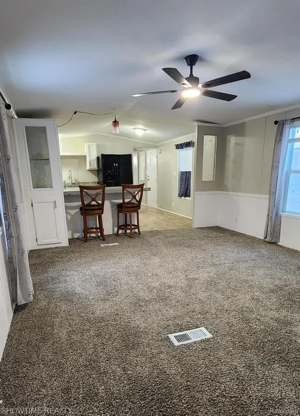 2005 Marmoor Dr, Shelby Charter Township, MI 48317