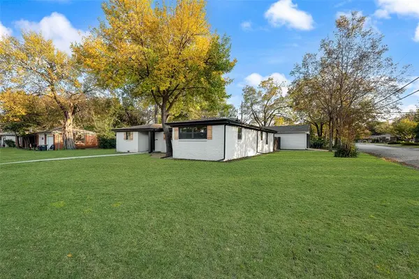 5529 Fursman Avenue, Fort Worth, TX 76114