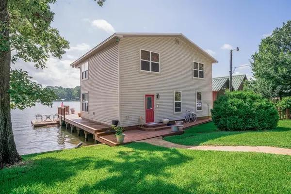 2636 Aqua Vista Drive, Jacksonville, TX 75766