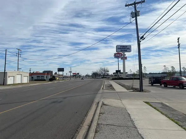 2515 E Hubbard Street, Mineral Wells, TX 76067