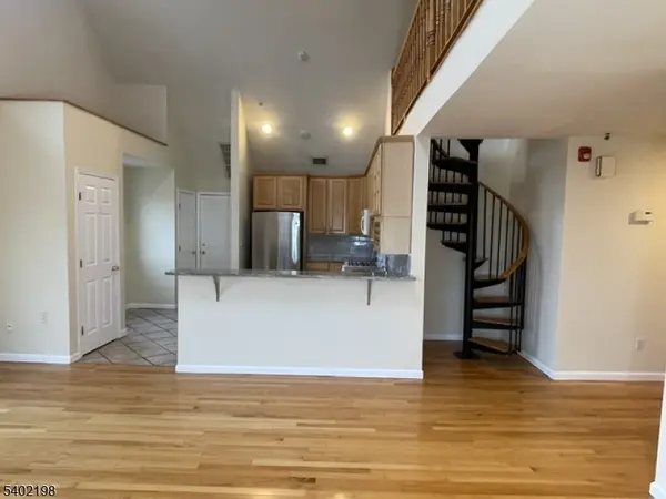 662 Undercliff Ave, Edgewater Boro, NJ 07020