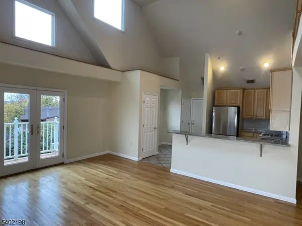 662 Undercliff Ave, Edgewater Boro, NJ 07020