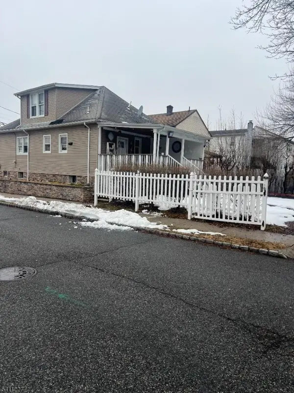 35 Terrace Ave, Woodland Park, NJ 07424