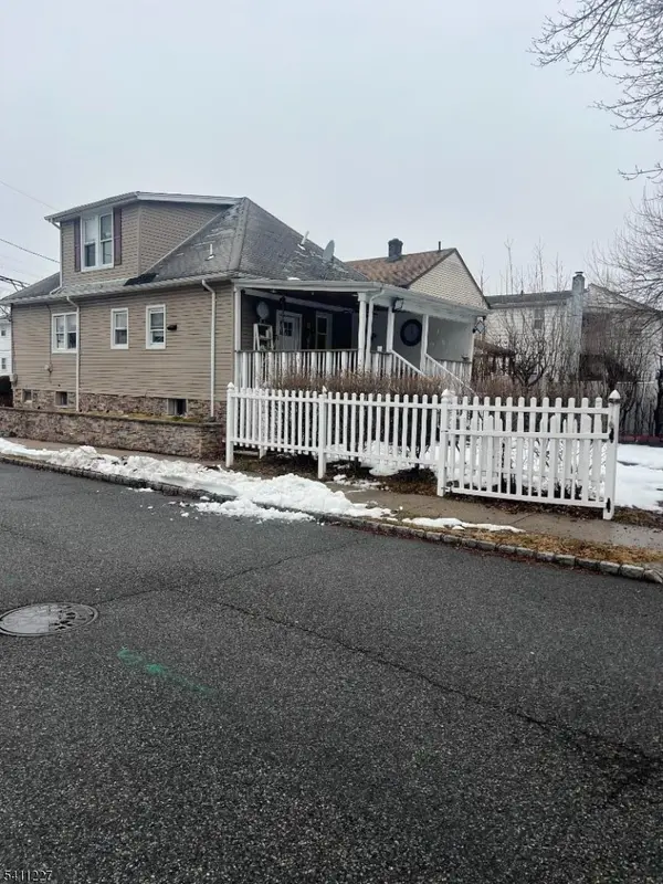 35 Terrace Ave, Woodland Park, NJ 07424