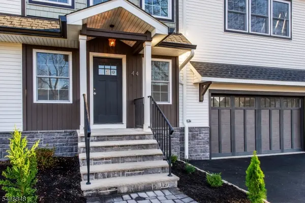 44 4Th Ave, Roseland Boro, NJ 07068