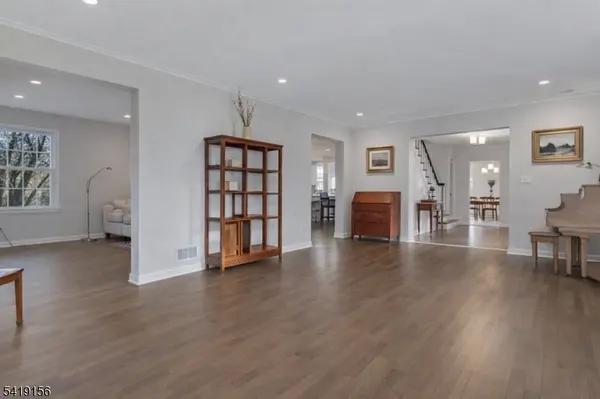 56 Countrywood Dr, Hanover Twp., NJ 07950