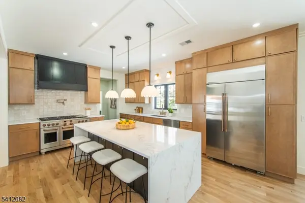 6 Harvale Dr, Florham Park Boro, NJ 07932