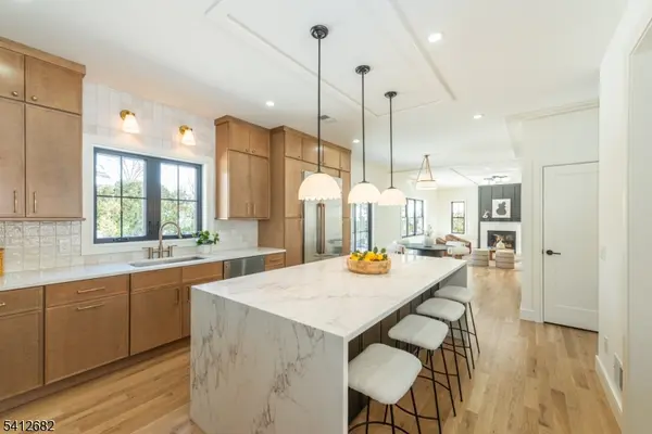 6 Harvale Dr, Florham Park Boro, NJ 07932