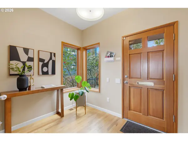 2935 NW THURMAN ST, Portland, OR 97210