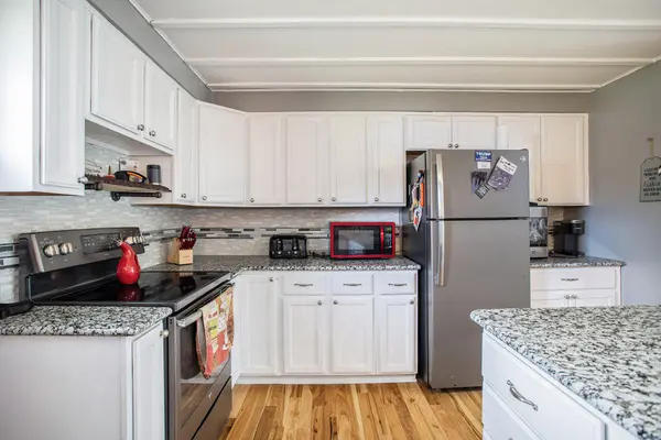 787 Doves LNDG, Girard Twp, MI 49036