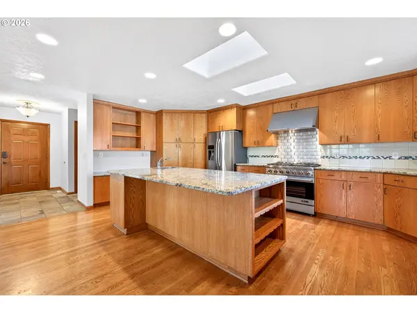 387 NE 15TH CT, Hillsboro, OR 97124