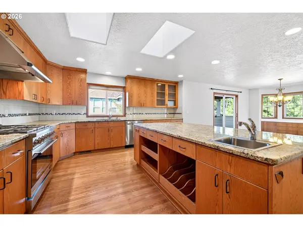 387 NE 15TH CT, Hillsboro, OR 97124