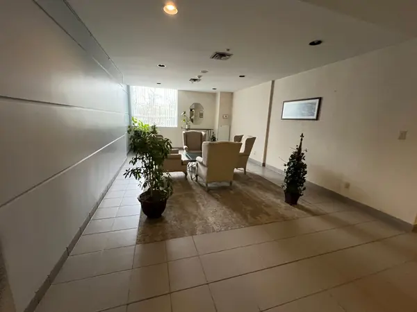 90 Dale AVE #706, Toronto E08, ON M1J 3N4