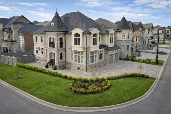 12 Hurst AVE, Vaughan, ON L6A 4X6