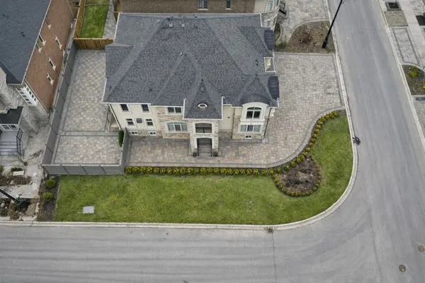 12 Hurst AVE, Vaughan, ON L6A 4X6