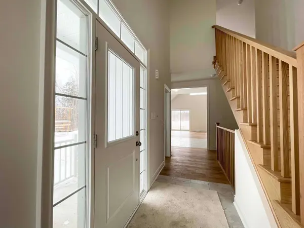 65 Schortinghuis ST, Georgina, ON L0E 1R0