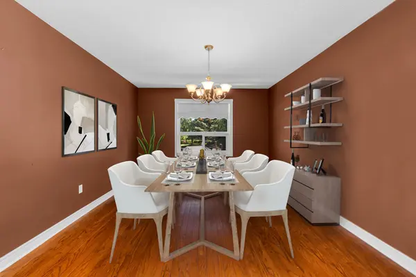 82 Bishop DR, Barrie, ON L4N 7P4