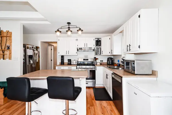 46 Fourth ST W, Midland, ON L4R 3S8