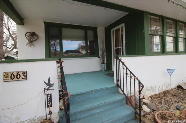 663 2nd STREET E, Shaunavon, SK S0N 2M0