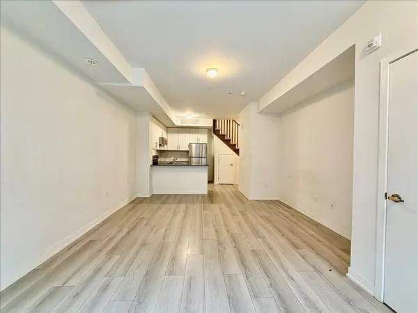 3405 Ridgeway DR #22, Mississauga, ON L5L 5T3