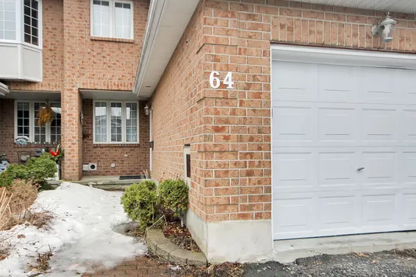 64 Daventry CRES, Barrhaven, ON K2J 4M8