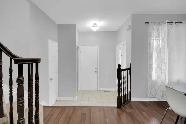 64 Daventry CRES, Barrhaven, ON K2J 4M8