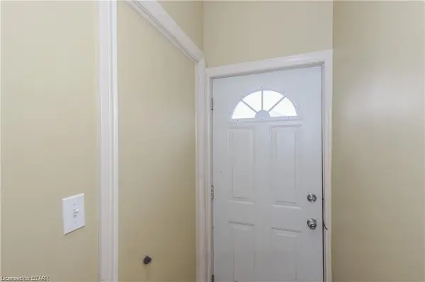 11 Oxford ST #Upper Unit, London North, ON N6H 1R2