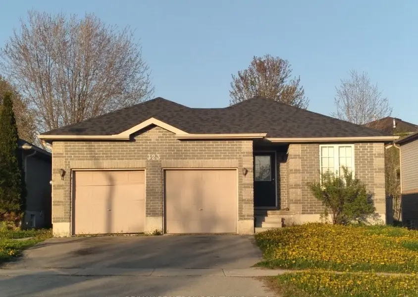 323 Johnson ST #Upper, Barrie, ON L4M 7A2