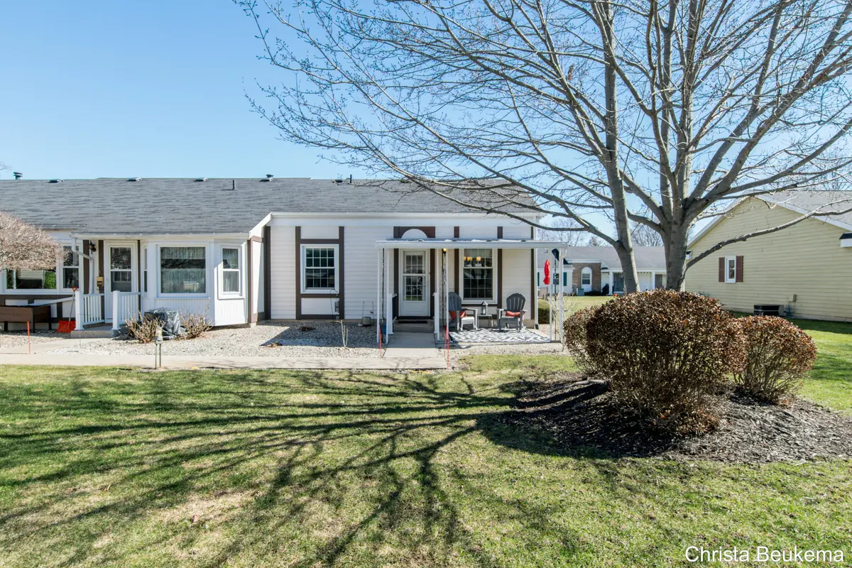 7805 Coachman LN #61, Georgetown Twp, MI 49428