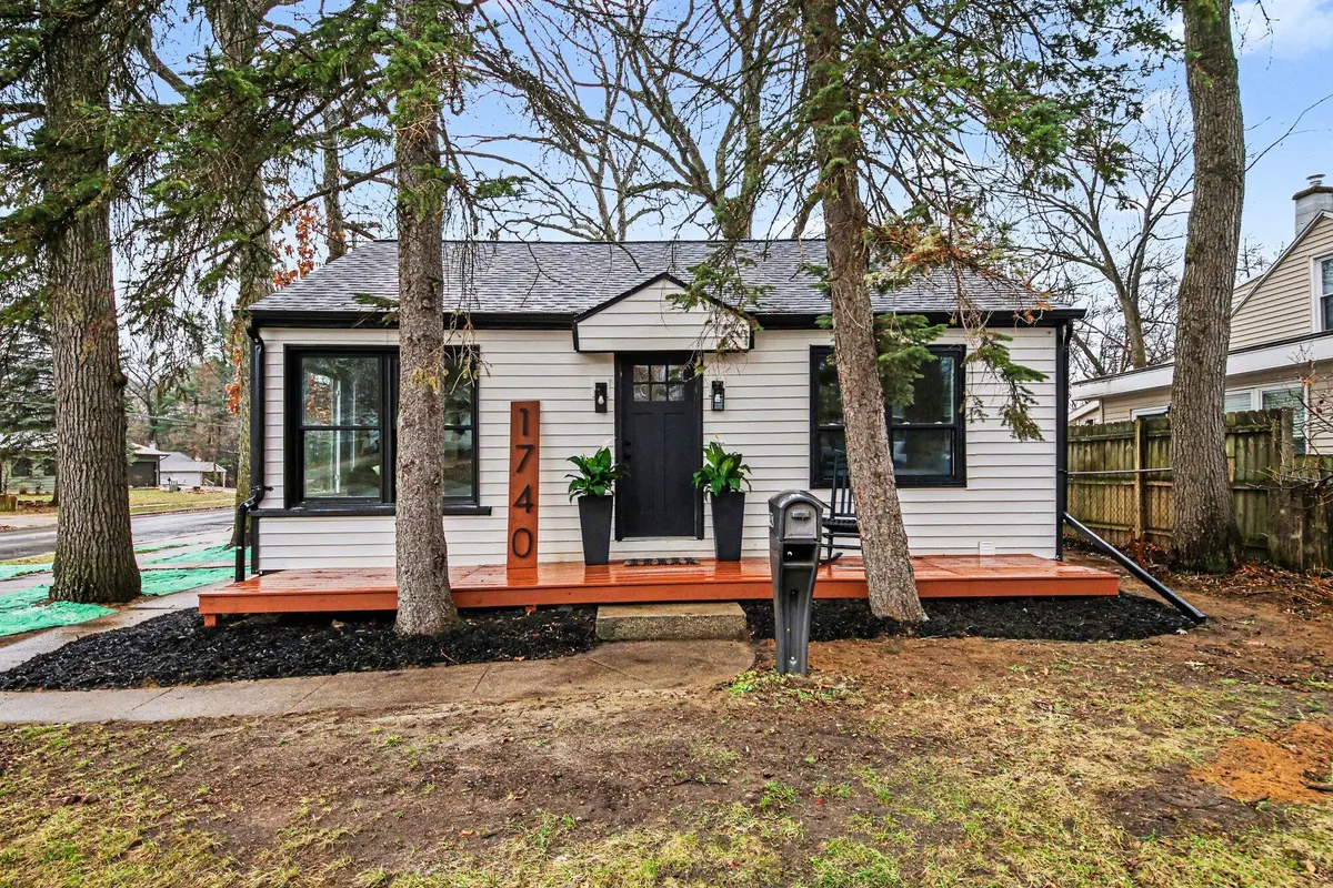 1740 36th ST SW, City Of Wyoming, MI 49519