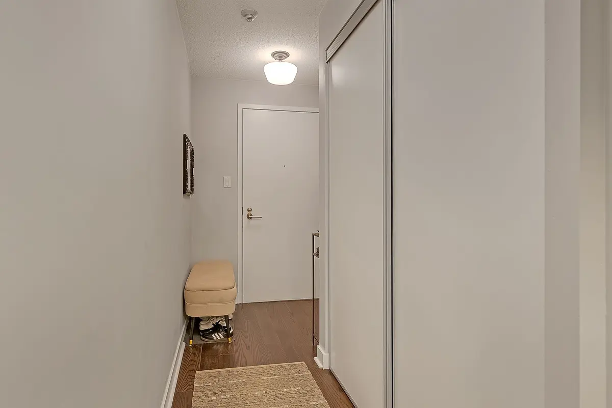 1169 Queen ST W #N210, Toronto C01, ON M6J 1J4