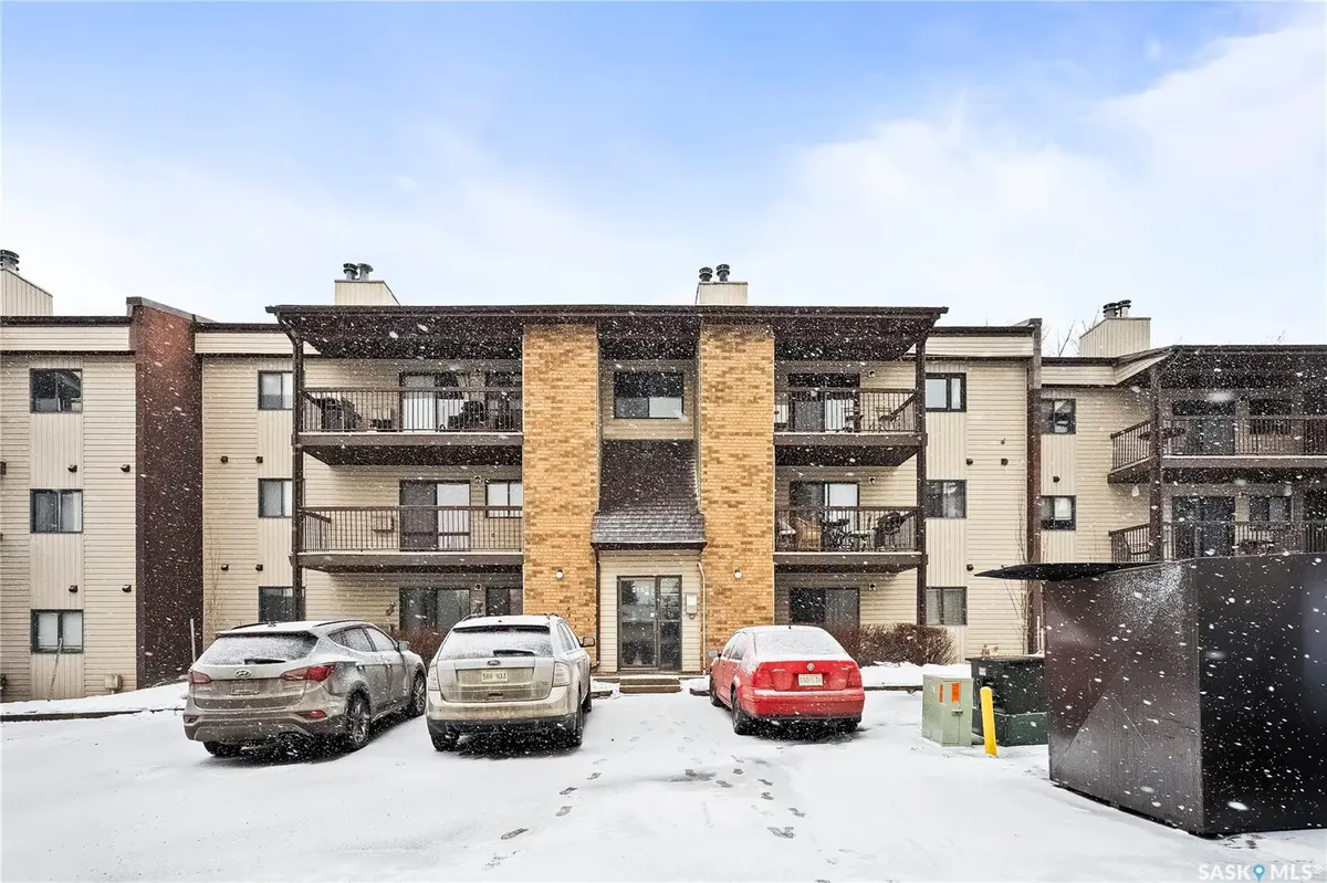 215 Kingsmere BOULEVARD #201, Saskatoon, SK S7J 4J6