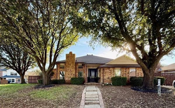 3 Holden Circle, The Colony, TX 75056