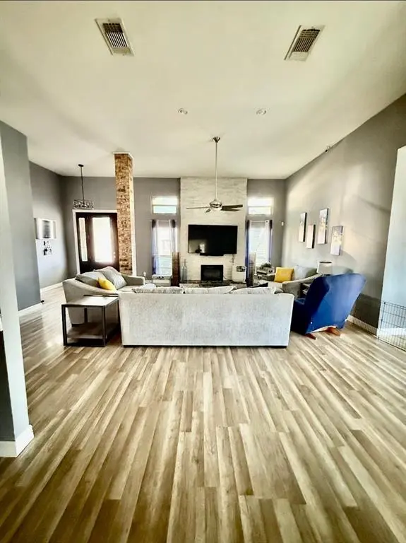 3 Holden Circle, The Colony, TX 75056