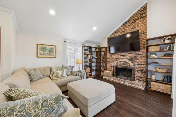 2128 Wheaton Drive, Richardson, TX 75081