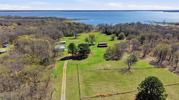 1175 Old 1396 N, Telephone, TX 75488