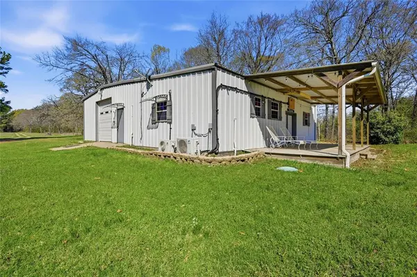 1175 Old 1396 North, Telephone, TX 75488