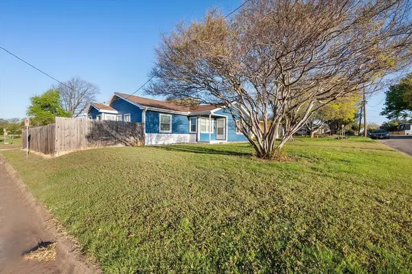 3290 Olive Place, Fort Worth, TX 76116