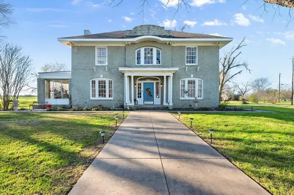 300 5th Street, Kerens, TX 75144