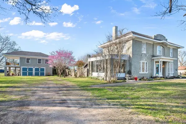 300 5th Street, Kerens, TX 75144