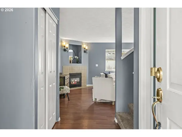 38882 HASKINS ST, Sandy, OR 97055