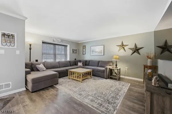 41 Purple Martin Dr, Allamuchy Twp., NJ 07840